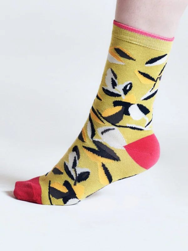Weekend Specials to Indulge In Isabel Floral Bamboo Socks - Sage Green