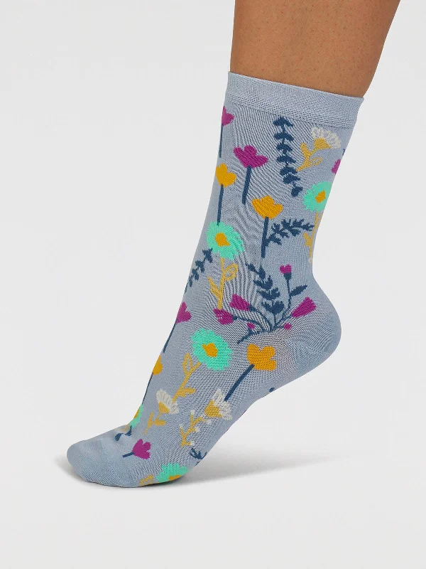 Weekend Offers That Thrill Mapel Floral Bamboo Socks - Chambray Blue